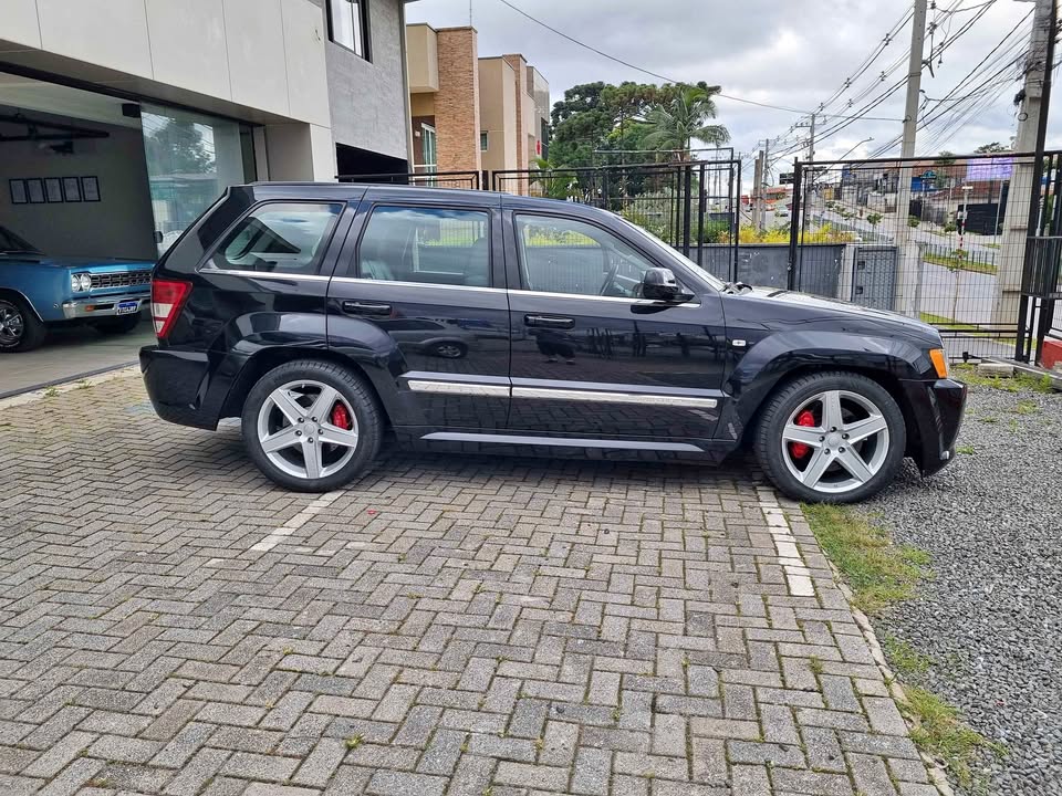 JEEP GRAND CHEROKEE SRT 8