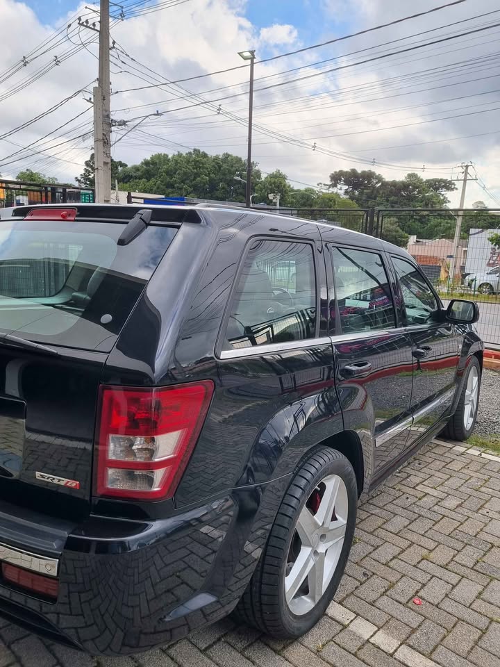 JEEP GRAND CHEROKEE SRT 8 - Imagem 2