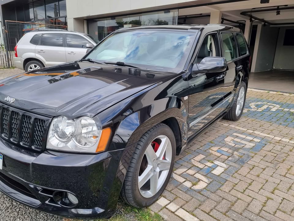 JEEP GRAND CHEROKEE SRT 8 - Imagem 4