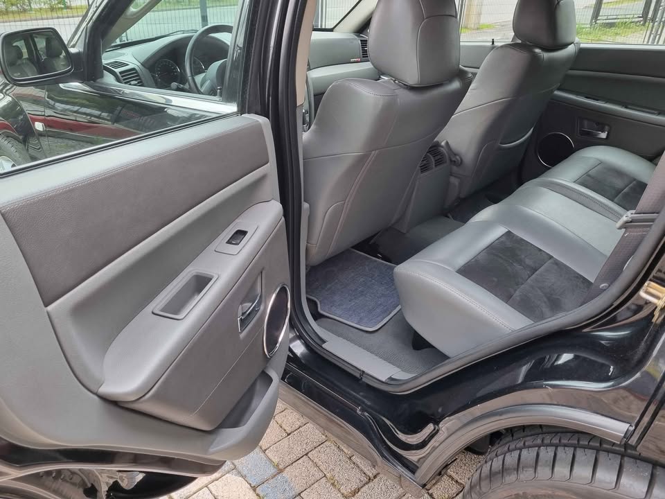 JEEP GRAND CHEROKEE SRT 8 - Imagem 5