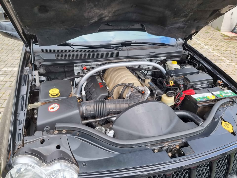 JEEP GRAND CHEROKEE SRT 8 - Imagem 8